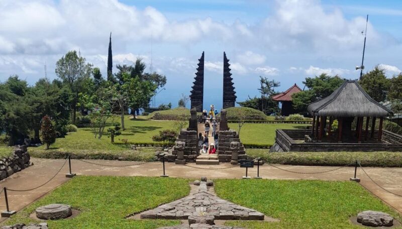 Yogyakarta: Candi Cetho, Sukuh, and Solo City Tour - Itinerary
