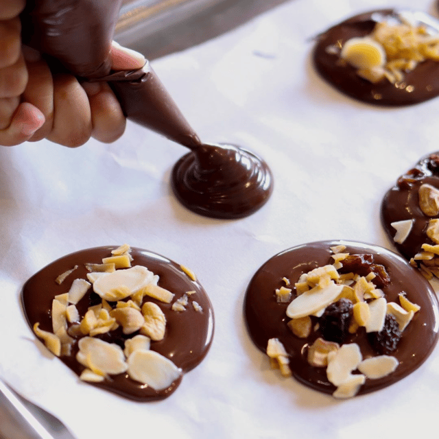 Yogyakarta: Chocolate Workshop in Chocolate Monggo Museum - Instructor Languages