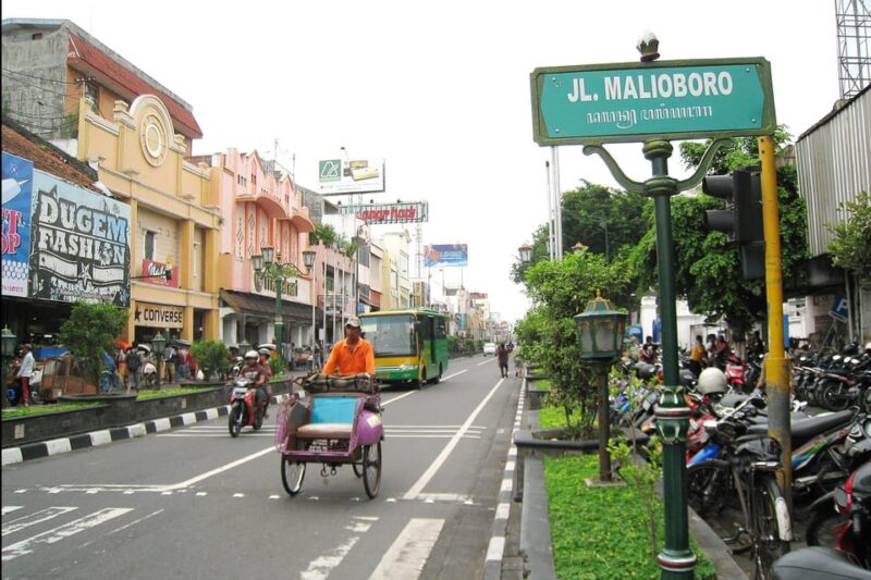 YOGYAKARTA CITY CENTRAL CUSTOMIZED 5 HOURS TOUR - Meeting Point and Pickup/Drop-off