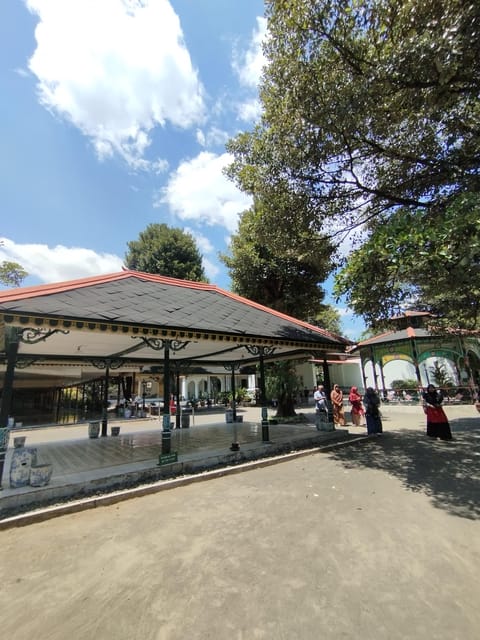 YOGYAKARTA CITY CENTRAL CUSTOMIZED 5 HOURS TOUR - Suitability