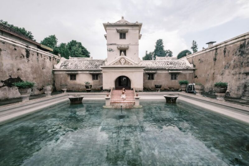 Yogyakarta City Tour: Taman Sari and Yogyakarta Palace - Lunch and Dining Options