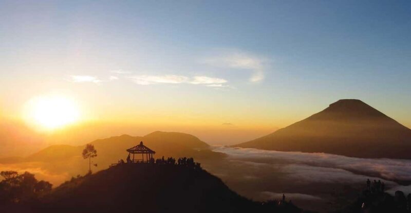Yogyakarta: Dieng Sunrise Trip & Borobudur Afternoon Tour - Key Attractions