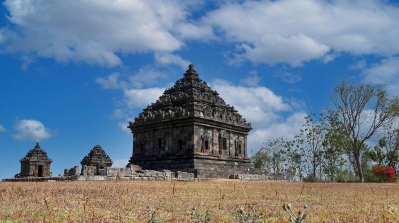 Yogyakarta: Explore Hidden Temple and Prambanan - Key Points