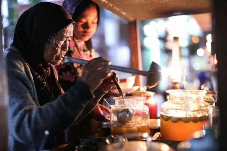 Yogyakarta: Guided City Walk and Food Tour - Cultural Experiences