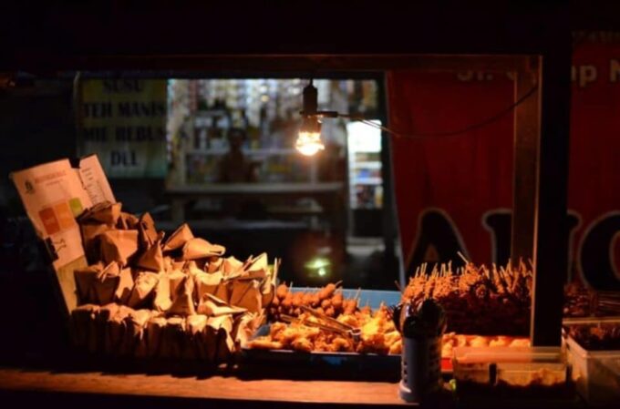 Yogyakarta: Guided City Walk and Food Tour - Transportation and Logistics