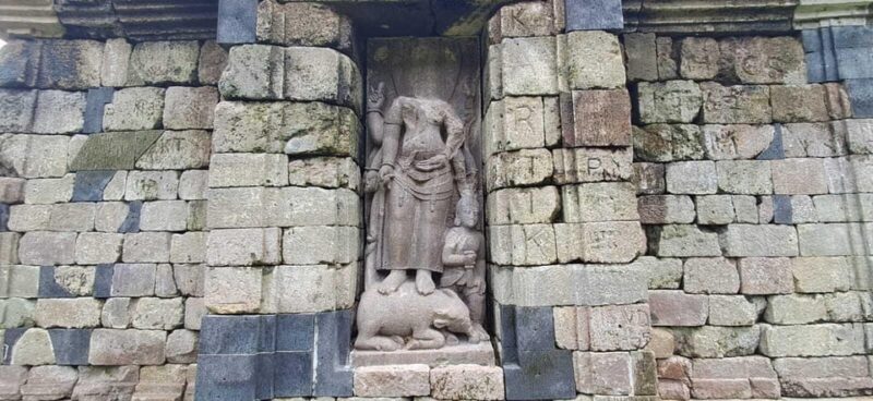 Yogyakarta : Java Rice Terrace Trek & Selogrio Temple Tour - Key Points