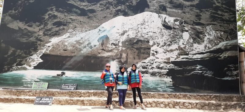 Yogyakarta: Jomblang Cave and Pindul Cave Tubing Day Tour - Participant Restrictions
