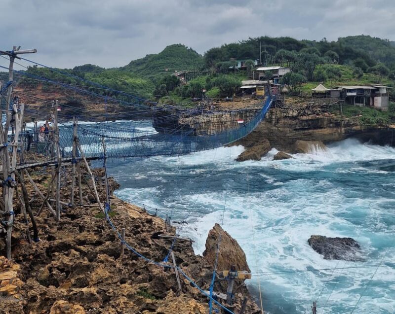 Yogyakarta: Jomblang Cave and Timang Beach - Key Points