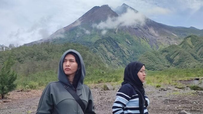 Yogyakarta: Merapi Jeep, Borobudur Climb Up & Prambanan Tour - Frequently Asked Questions