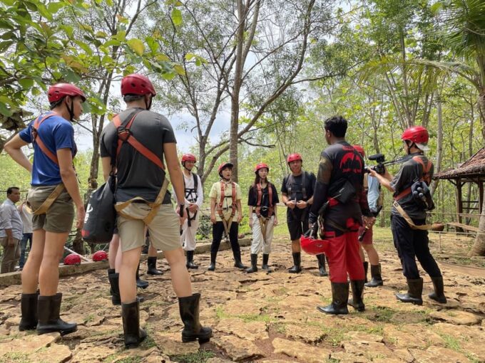 Yogyakarta: Merapi Jeep Sunrise and Jomblang Cave Tour - Important Information