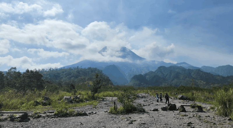 Yogyakarta: Merapi Sunrise and Pindul Cave Tubing - Explore Unique Cave Features