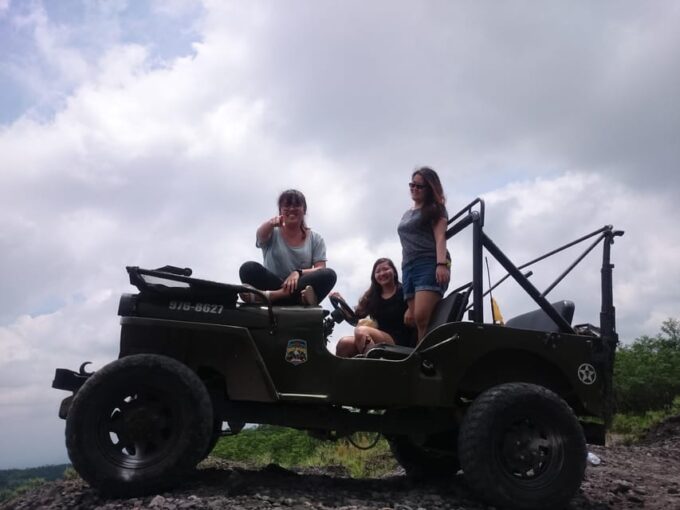 Yogyakarta: Merapi Sunrise Jeep Tour and Jomblang Cave Tour - Jomblang Cave Exploration