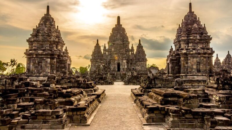 Yogyakarta: Merapi Sunrise, Jomblang Cave & Prambanan Sunset - Jomblang Cave Exploration