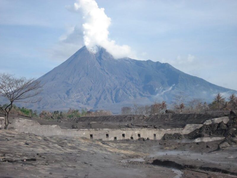 Yogyakarta: Merapi Sunrise, Jomblang Cave & Prambanan Sunset - Prambanan Temple Sunset