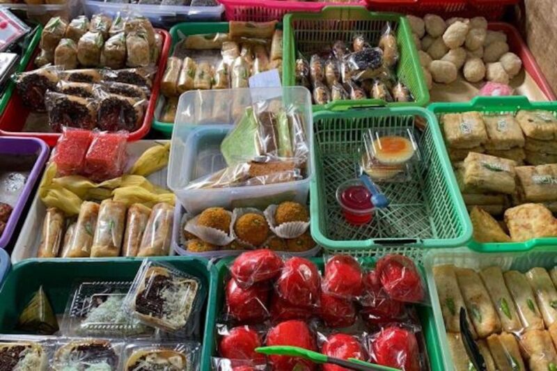 Yogyakarta: Morning Food Tour With Tasting - Group Size and Language