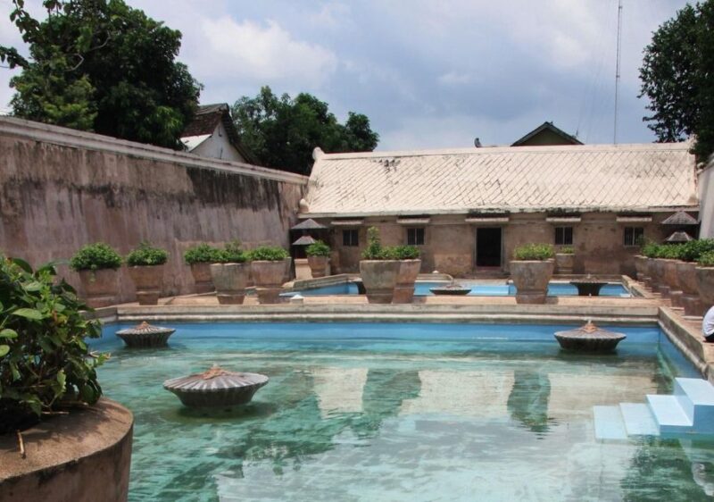 Yogyakarta: Morning Tour Prambanan Temple and Sultan Palace - Key Points