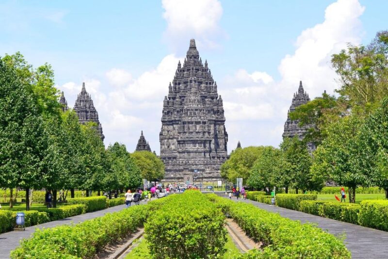 Yogyakarta: Morning Tour Prambanan Temple and Sultan Palace - Prambanan Temple