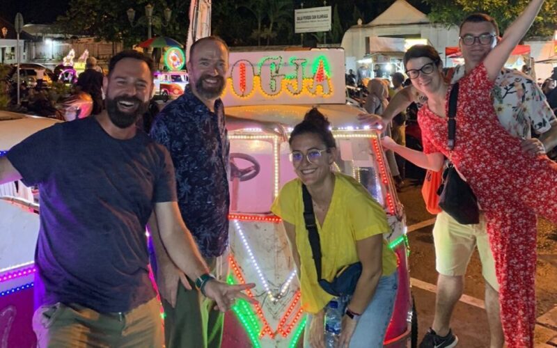 Yogyakarta: Night Walking and Food Tour - Cuisine and Drinks