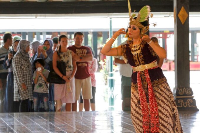 Yogyakarta: Palace, Water Castle & UNESCO Temple Guided Tour - Frequently Asked Questions