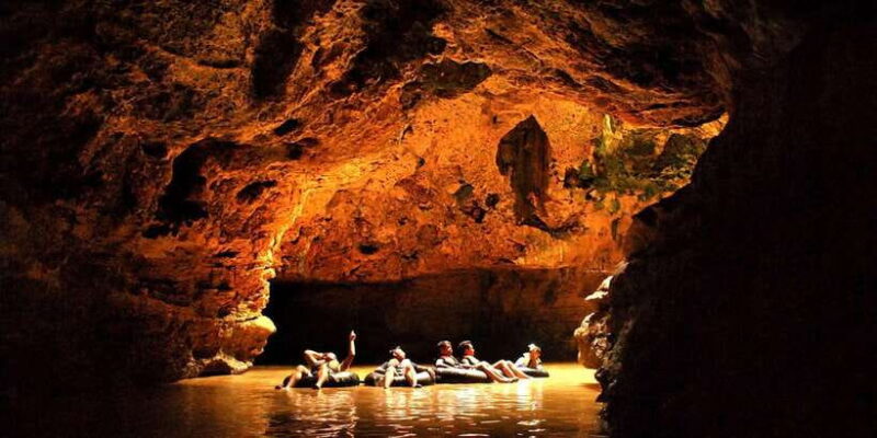 Yogyakarta: Pindul Cave and Oyo River Adventure Trip - Exploring Pindul Cave