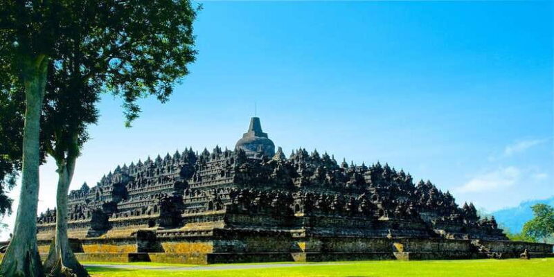 Yogyakarta: Prambanan, Borobudur Climb up Temple & Ramayana - Transportation Details