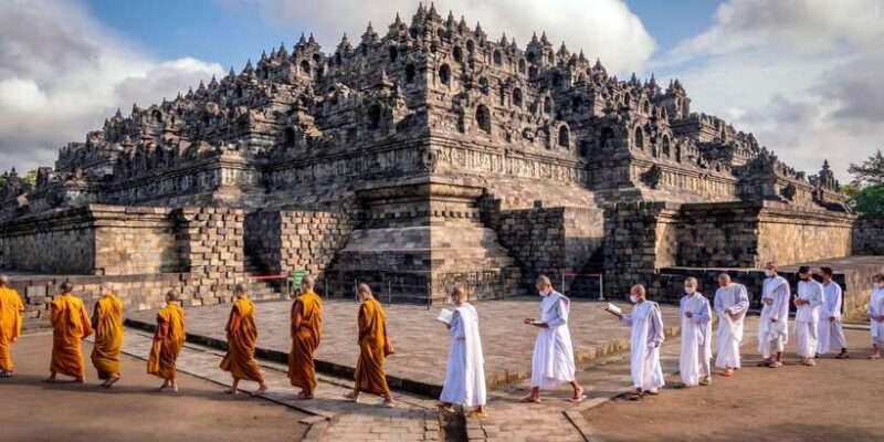Yogyakarta: Prambanan, Borobudur Climb up Temple & Ramayana - Inclusions and Pricing