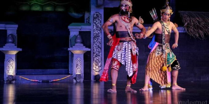 Yogyakarta: Prambanan, Borobudur Climb up Temple & Ramayana - Itinerary Changes