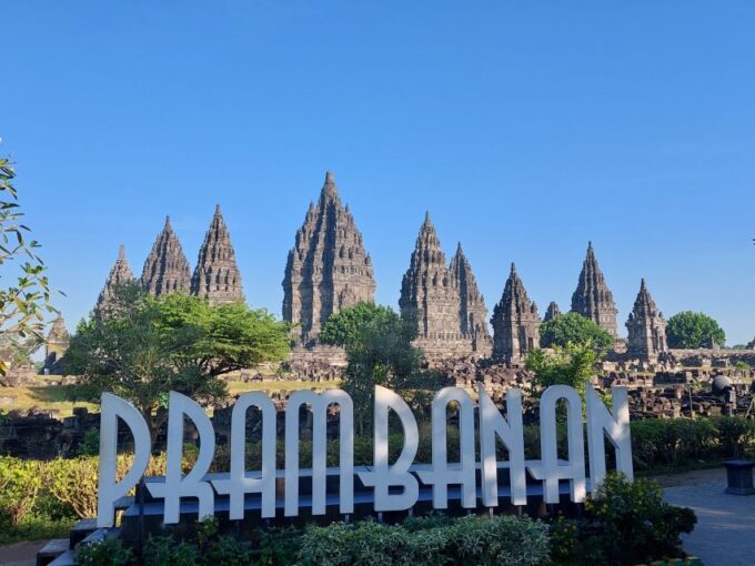 Yogyakarta: Prambanan Temple Morning Tour and Borobudur Tour - Photography Opportunities