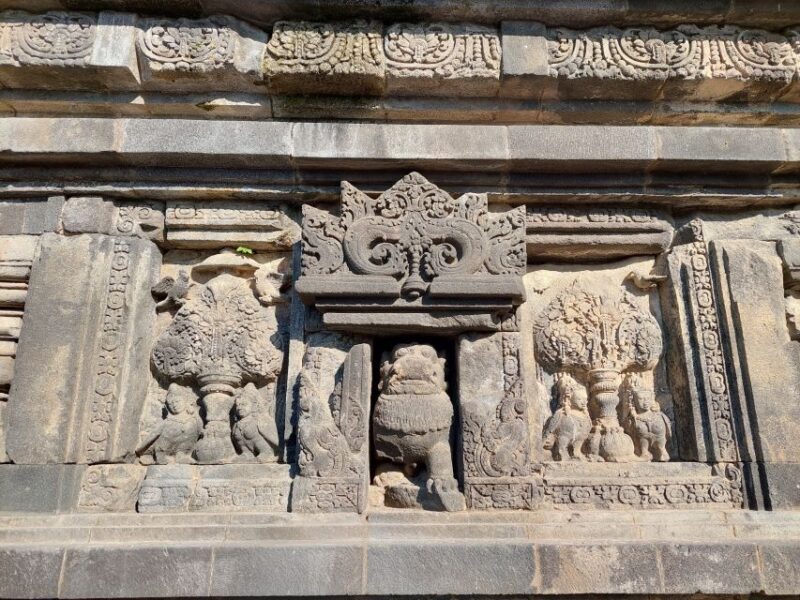 Yogyakarta: Prambanan Temple Morning Tour and Palace Tour - Key Points