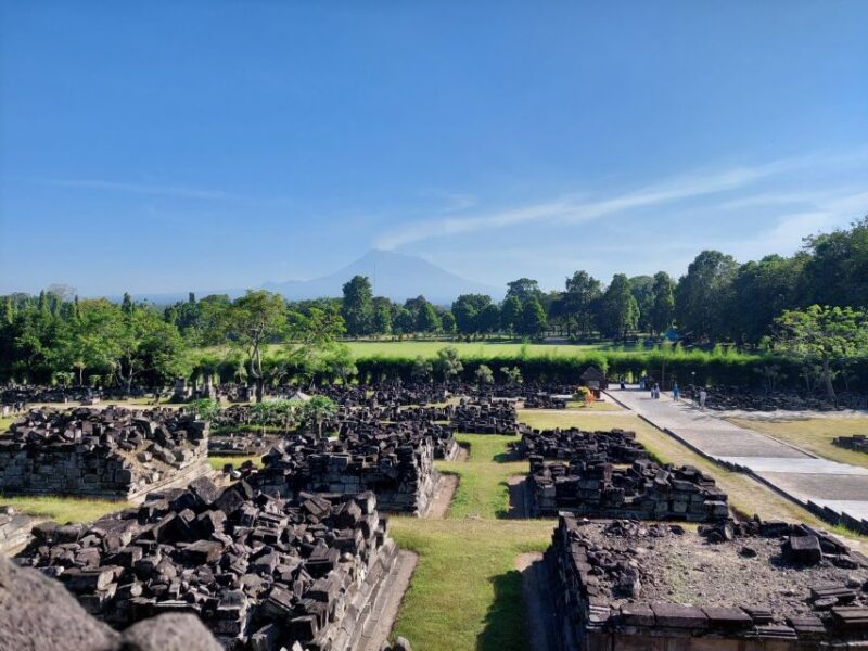 Yogyakarta: Prambanan Temple Morning Tour and Palace Tour - Highlights and Itinerary
