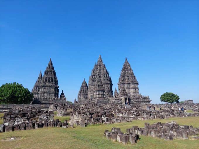 Yogyakarta: Prambanan Temple Morning Tour and Palace Tour - Frequently Asked Questions