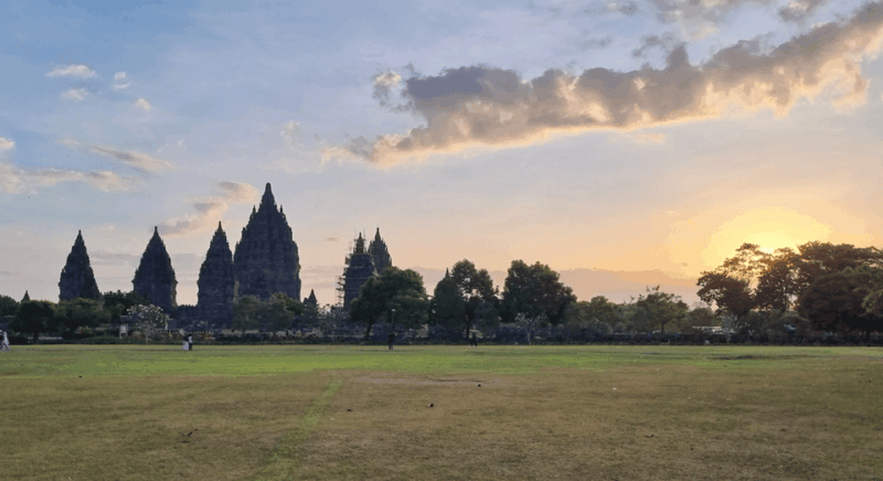 Yogyakarta: Prambanan Temple & Plaosan Temple Half Day Tour - Inclusions