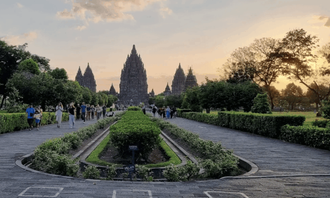 Yogyakarta: Prambanan Temple & Plaosan Temple Half Day Tour - Additional Information