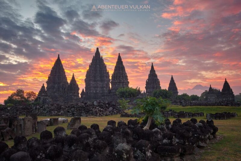Yogyakarta : Prambanan Temple Sunset With Expert Local Guide - Key Points