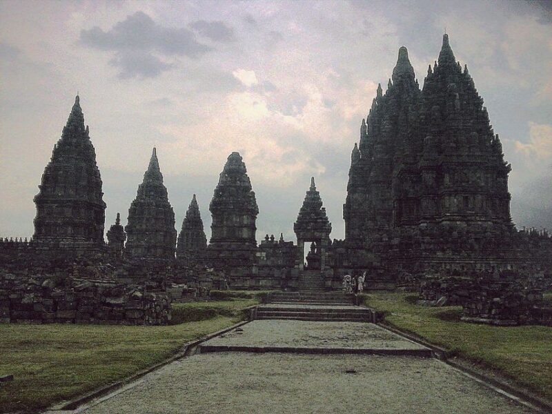Yogyakarta : Prambanan Temple Sunset With Expert Local Guide - Transportation and Accessibility