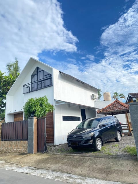 Yogyakarta: Private Car Charter With Pick up & Driver - Customization Options