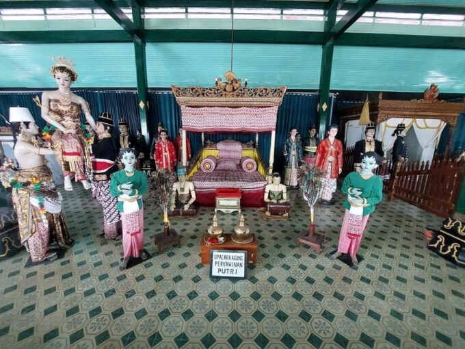 Yogyakarta Private Tour Prambanan Temple and Sultan Palace - Sultan Palace