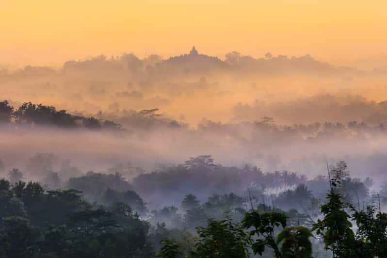 YOGYAKARTA: SETUMBU HILL SUNRISE/BOROBUDUR/DIENG PLATEAU - Day 1: Setumbu Hill and Borobudur