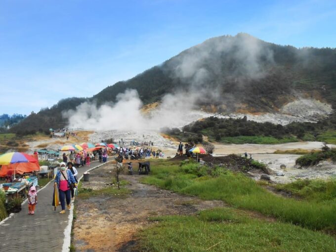 YOGYAKARTA: SETUMBU HILL SUNRISE/BOROBUDUR/DIENG PLATEAU - Important Information