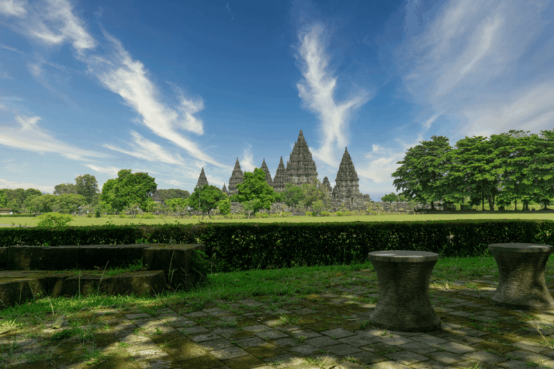 Yogyakarta: Setumbu Sunrise, Borobudur & Prambanan Day Tour - Prambanan Temple