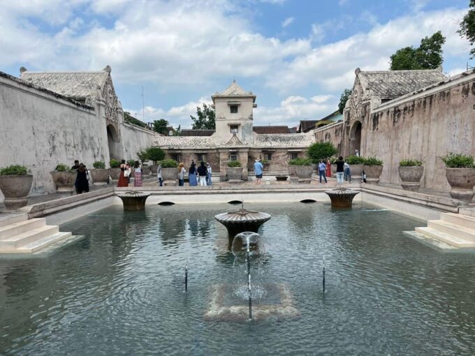 Yogyakarta: Sultan Palace, Water Castle and Prambanan Tour - Pickup Locations