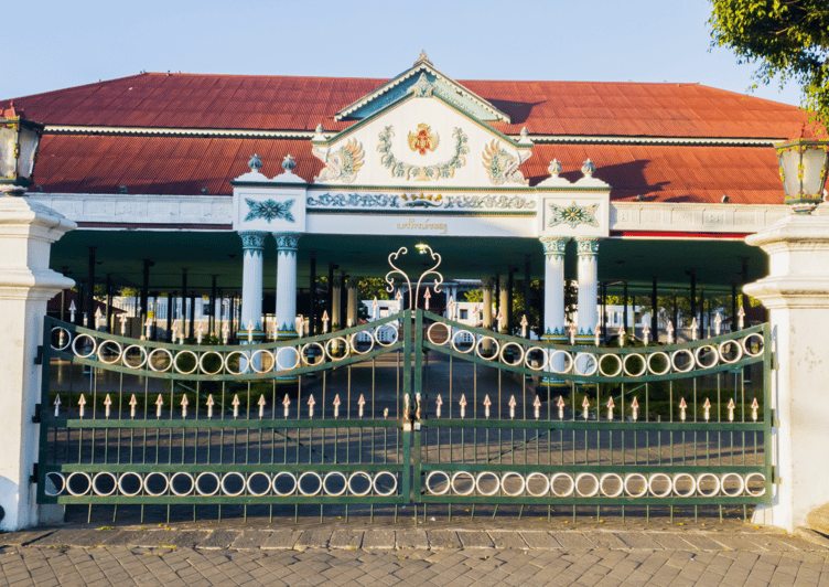 Yogyakarta: Sultan Palace, Water Castle & Prambanan Day Tour - Tour Highlights