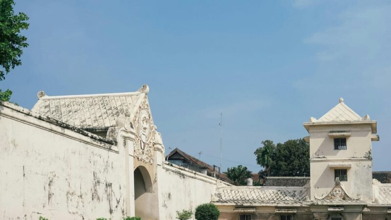 Yogyakarta : Sultan Palace WaterCastle and Prambanan Guided - Important Information