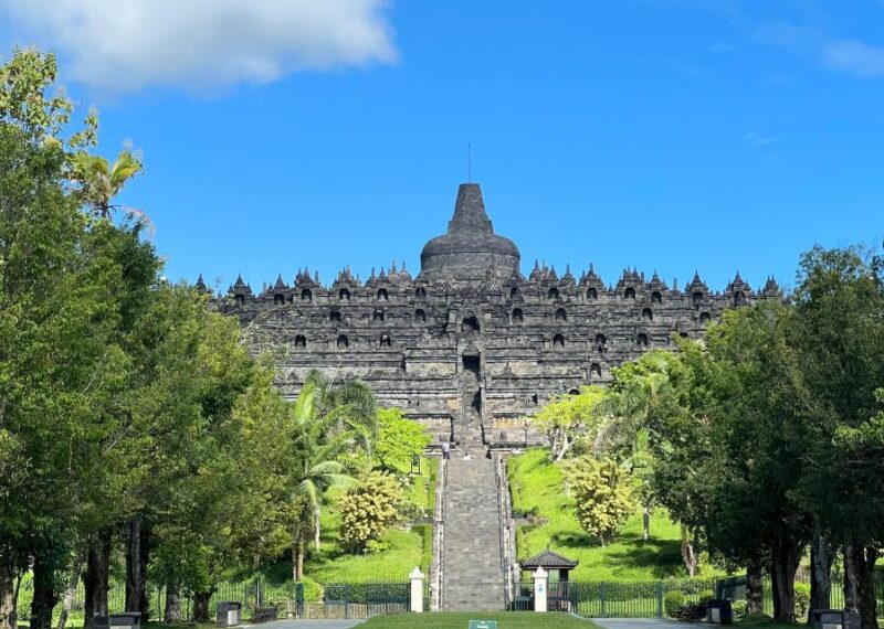 Yogyakarta: Sunrise at Borobudur Half-Day Trip With Pickup - Pricing and Inclusions