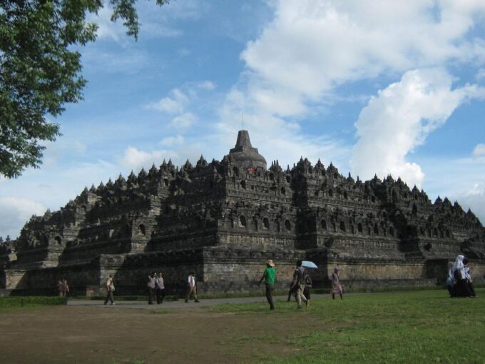Yogyakarta: Sunrise at Mount Merapi, Borobudur, & Prambanan - Exploring Prambanan