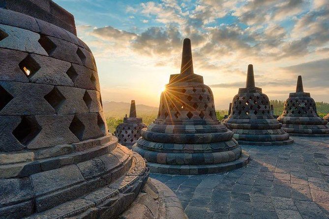 Yogyakarta: Sunrise at Setumbu & Borobudur Temple & Mount Merapi - Inclusions and Exclusions