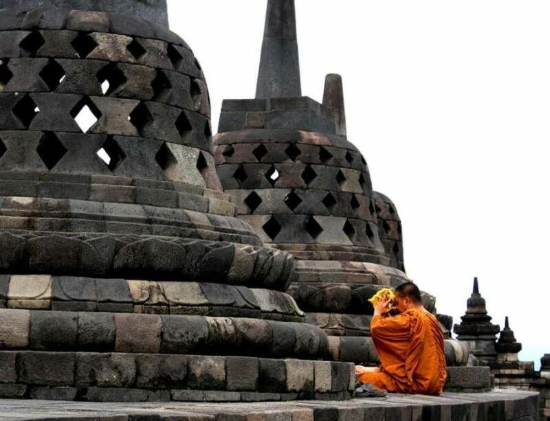 YOGYAKARTA; SUNRISE FROM THE HILL AND BOROBUDUR CLIMB UP.. - FAQ