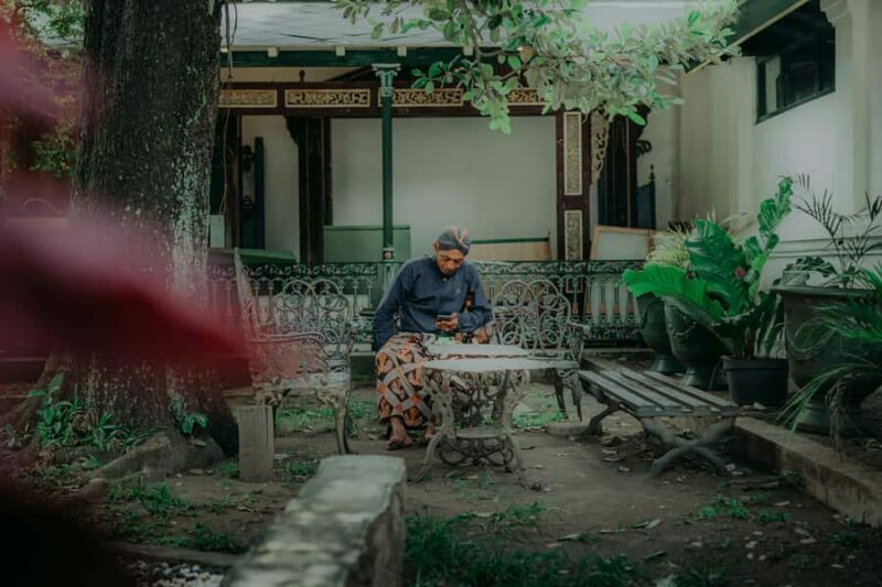 Yogyakarta : Walking Tour and Food Tasting inside Palace - Exploring Yogyakarta: Walking Tour and Food Tasting Inside the Palace