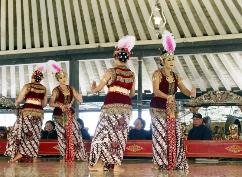 Yogyakarta : Water Castle, Sultan Palace & Temples - Key Attractions