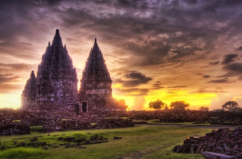 Yogyakarta : Water Castle, Sultan Palace & Temples - Itinerary Details